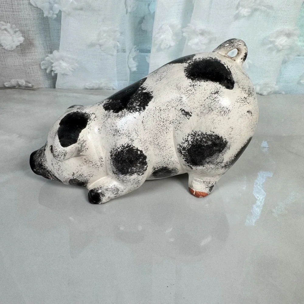 Charming Spotted Pig Figurine Handpainted Ceramic Farmhouse Cottage‎